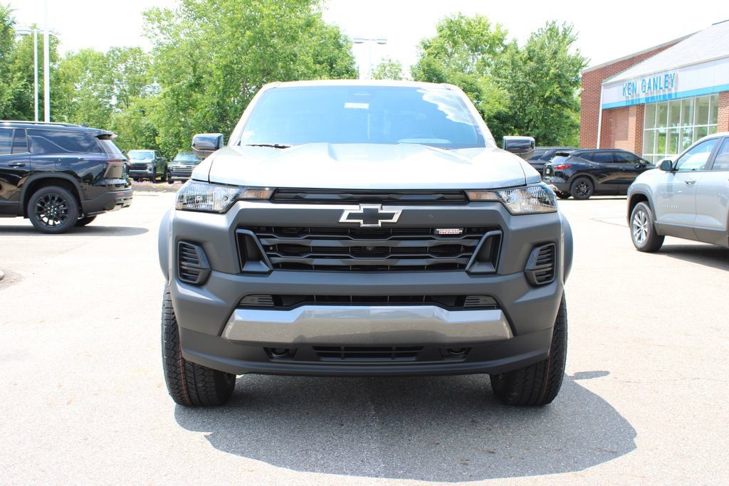 New 2026 Chevrolet Colorado Trail Boss w/ Midnight Edition AWD/4WD image 8