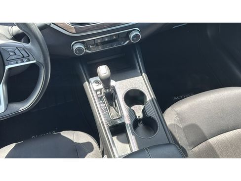 Used 2025 Nissan Altima 2.5 SV FWD image 23