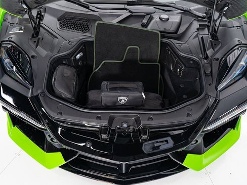 Used 2024 Lamborghini Revuelto image 32