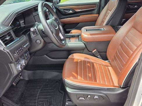Certified 2024 GMC Yukon XL Denali Ultimate AWD/4WD image 10