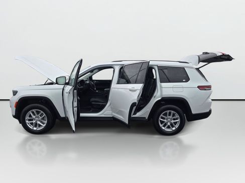 Used 2023 Jeep Grand Cherokee L Laredo w/ Luxury Tech Group I AWD/4WD image 11