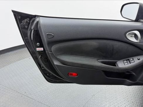 Used 2019 Nissan 370Z Touring Sport RWD image 13