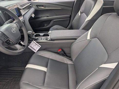 New 2026 Toyota Camry SE FWD image 4