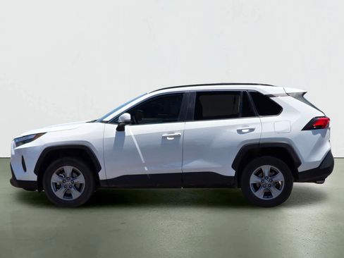 Used 2024 Toyota RAV4 XLE FWD image 3