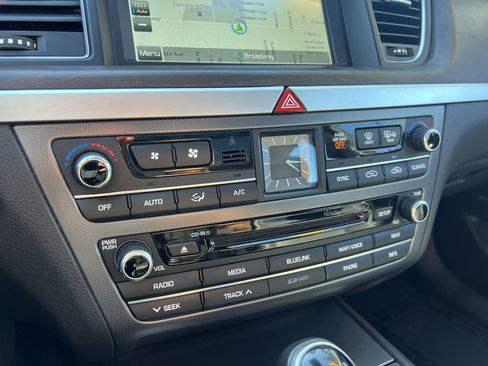 Used 2015 Hyundai Genesis 5.0 image 25