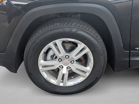Used 2024 GMC Terrain SLE image 9