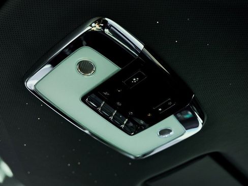 Used 2024 Rolls-Royce Phantom Sedan image 68