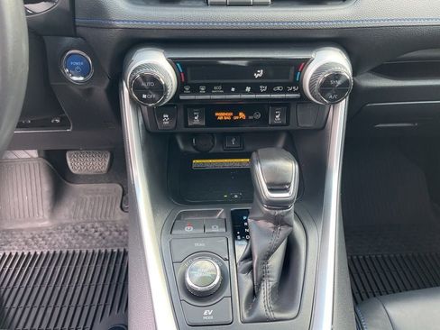 Used 2020 Toyota RAV4 XSE AWD/4WD image 22