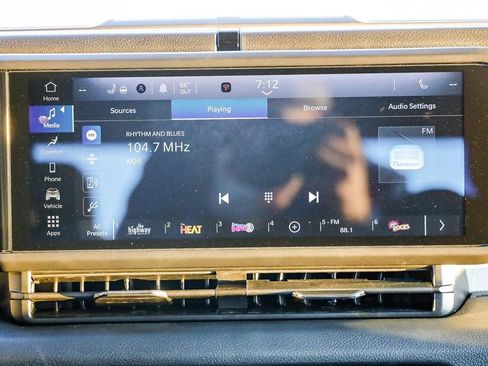 New 2025 Jeep Gladiator Sport image 15