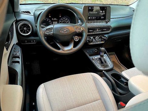 Used 2023 Hyundai Kona SEL image 12