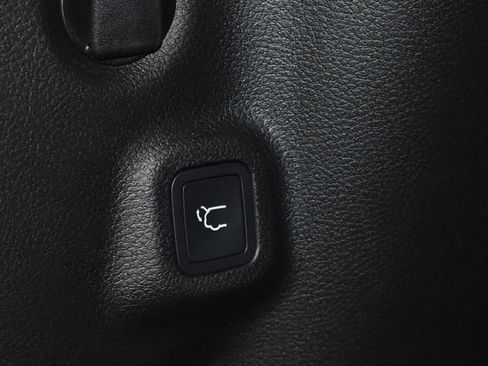 New 2026 Jeep Compass Limited w/ Sun, Sound & Navigation Group image 32