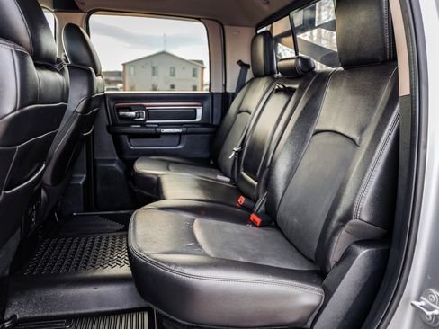 Used 2015 RAM 3500 Laramie w/ Convenience Group AWD/4WD image 14