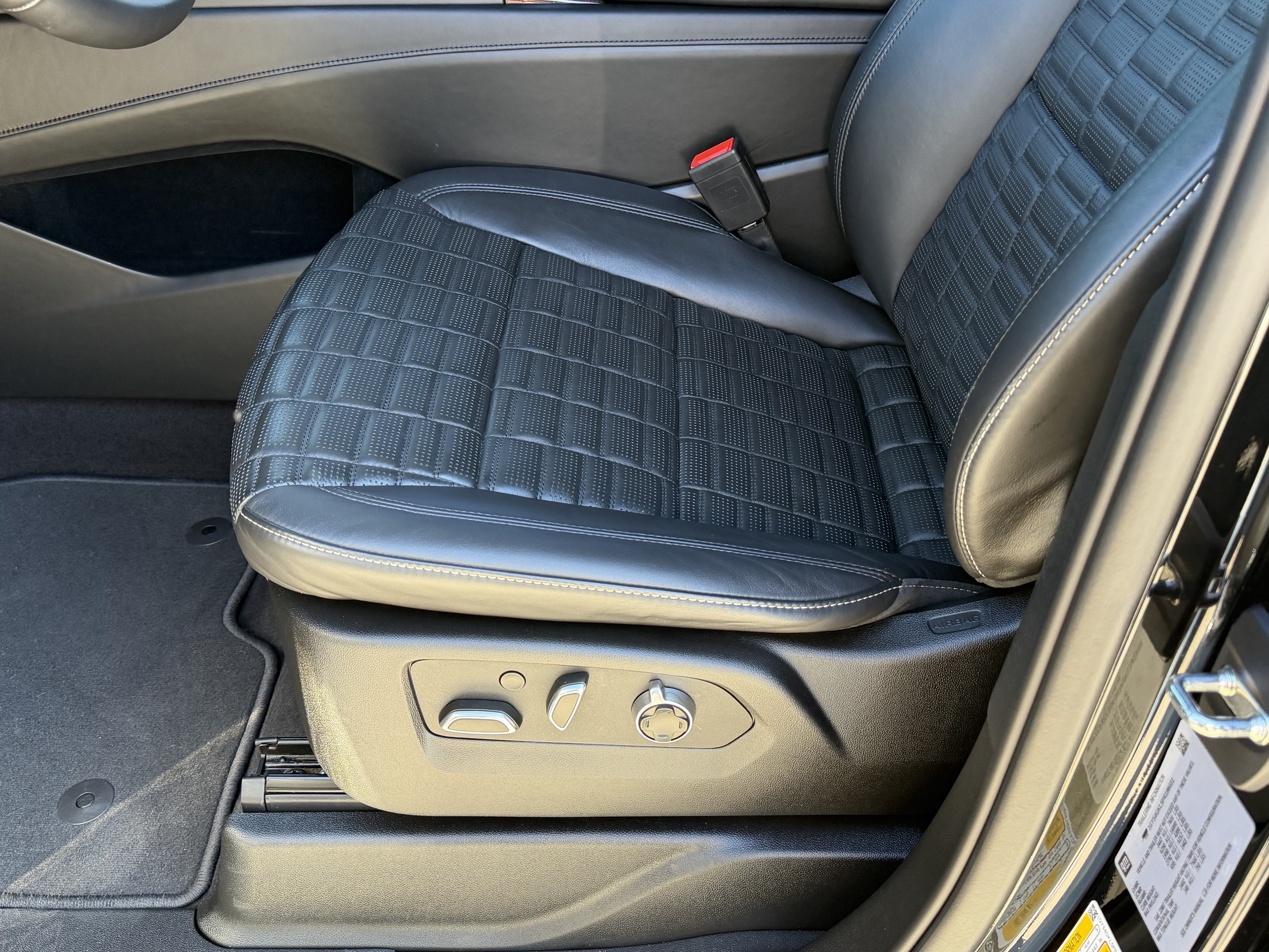 Certified 2023 Cadillac Escalade Sport Platinum AWD/4WD image 12