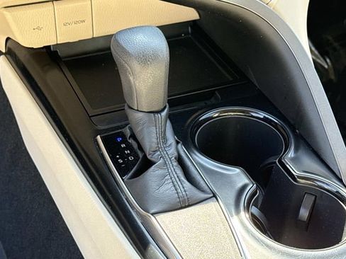 Used 2020 Toyota Camry LE FWD image 22