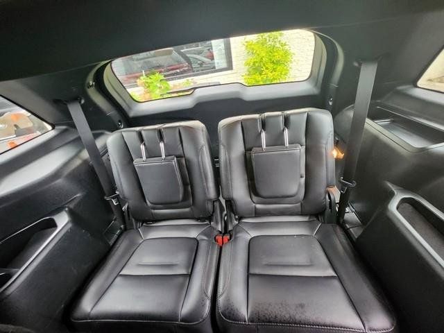 Used 2019 Ford Explorer XLT w/ Equipment Group 202A AWD/4WD image 21