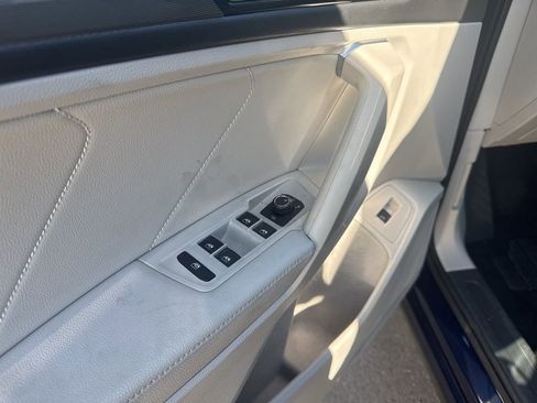 Used 2022 Volkswagen Tiguan SE image 8