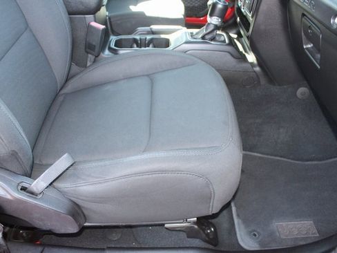 Used 2020 Jeep Wrangler Unlimited Sport S image 17