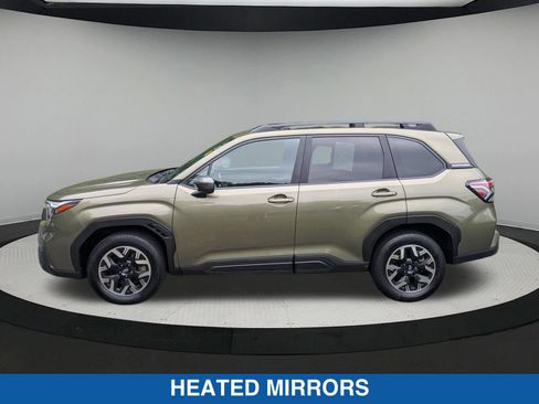 Used 2025 Subaru Forester Premium AWD/4WD image 7