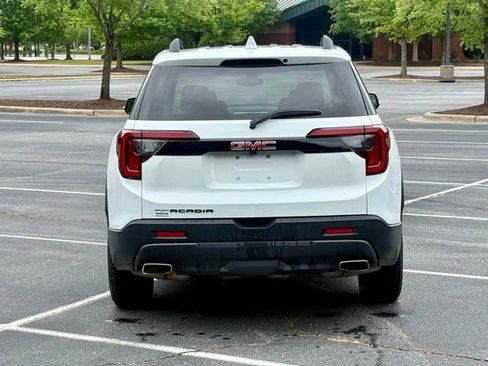 Used 2023 GMC Acadia SLE w/ Driver Convenience Package FWD image 6