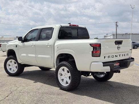 New 2026 Nissan Frontier SV w/ All-Weather Content Package AWD/4WD image 23