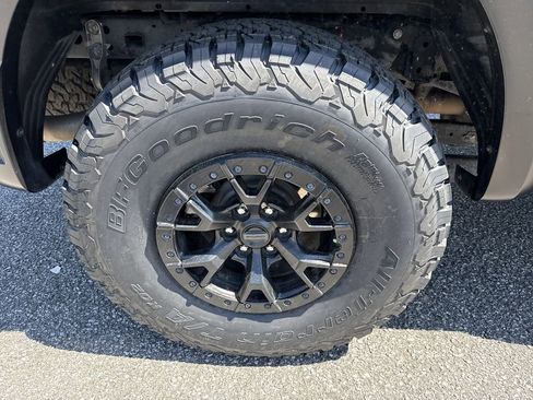 Used 2023 Ford F150 Raptor w/ Equipment Group 802A Raptor R AWD/4WD image 17