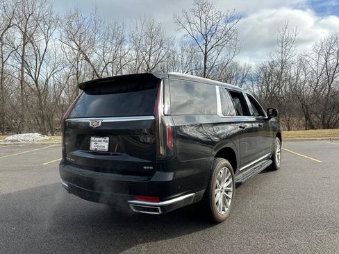 Used 2023 Cadillac Escalade ESV Premium Luxury image 8