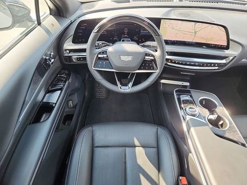 Used 2023 Cadillac Lyriq 2WD image 11