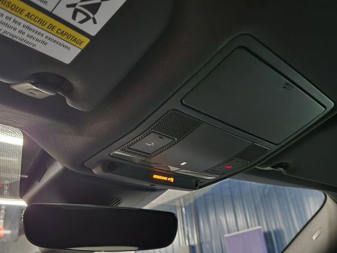 Used 2020 Land Rover Range Rover Evoque SE image 37