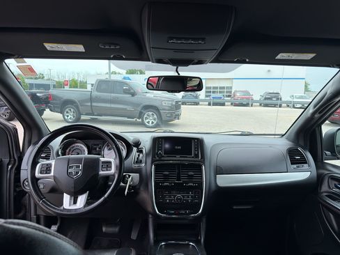 Used 2017 Dodge Grand Caravan GT FWD image 29