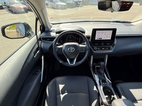 Used 2024 Toyota Corolla Cross XLE w/ Convenience Package image 23
