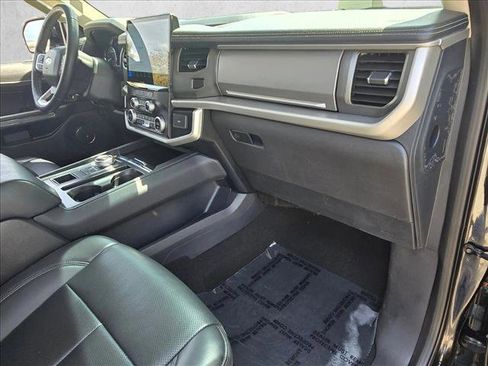 Certified 2024 Ford Expedition XLT RWD image 21