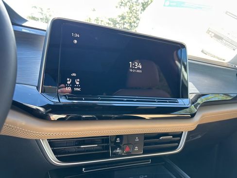 New 2026 Volkswagen Atlas Cross Sport SE image 26