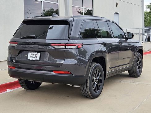 New 2026 Jeep Grand Cherokee Altitude AWD/4WD image 3