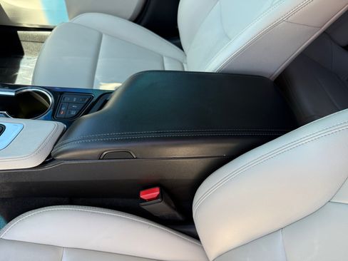 Used 2021 Cadillac CT4 Luxury w/ Sun And Sound Package RWD image 14