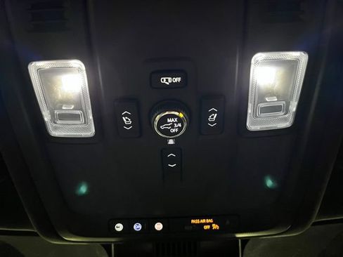 Used 2025 Chevrolet Suburban Premier AWD/4WD image 34