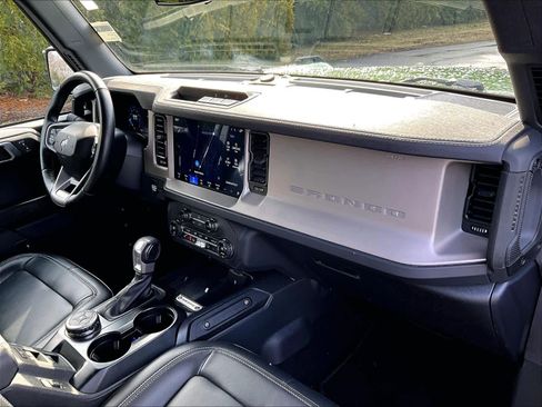 Used 2025 Ford Bronco Outer Banks image 14