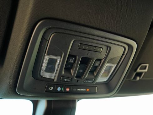 Used 2021 Chevrolet Silverado 1500 High Country AWD/4WD image 12