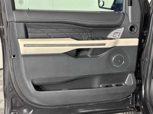 Used 2023 Ford Expedition Platinum image 44