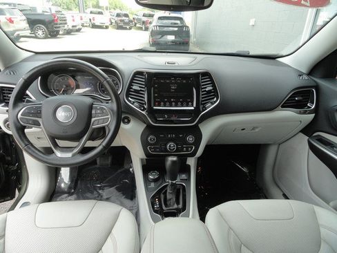 Used 2019 Jeep Cherokee Limited AWD/4WD image 15