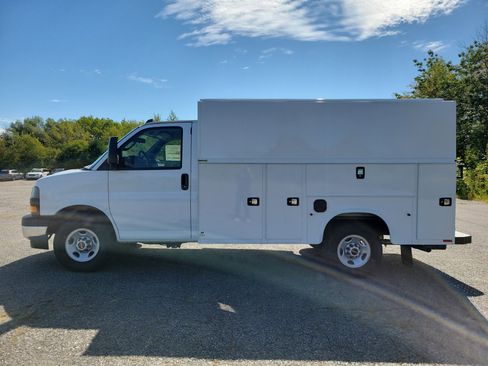 New 2025 GMC Savana 3500 w/ Power Convenience Package image 2