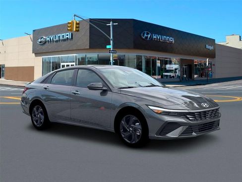 New 2026 Hyundai Elantra Sport FWD image 10