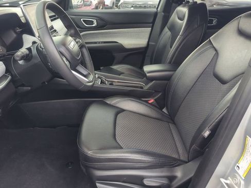 Used 2024 Jeep Compass Latitude AWD/4WD image 11