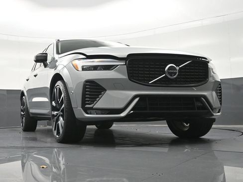 Used 2024 Volvo XC60 B5 Ultimate AWD/4WD image 32