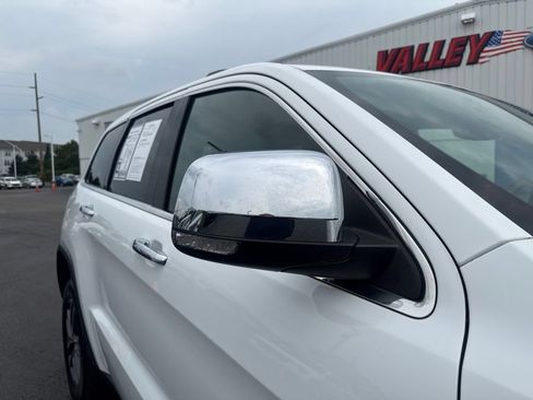 Used 2017 Jeep Grand Cherokee Limited AWD/4WD image 15