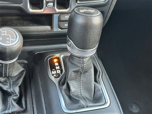 Used 2024 Jeep Wrangler Sahara image 27