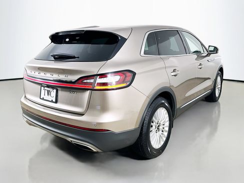 Used 2019 Lincoln Nautilus FWD image 5
