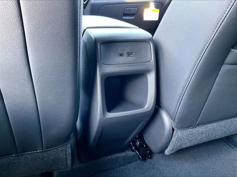 New 2026 Chevrolet Trax RS w/ Sunroof Package FWD image 18