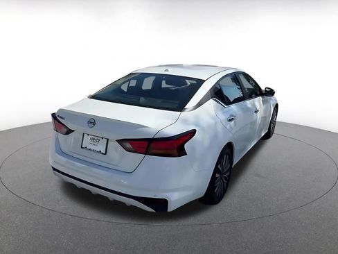 Used 2025 Nissan Altima 2.5 SV FWD image 14