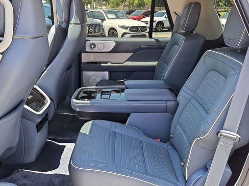 Used 2022 Lincoln Navigator Black Label AWD/4WD image 13