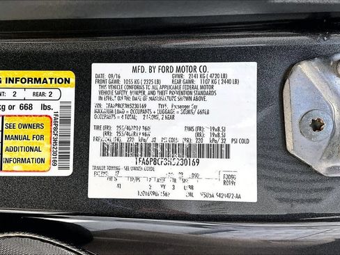 Used 2017 Ford Mustang GT Premium w/ Black Accent Package RWD image 18